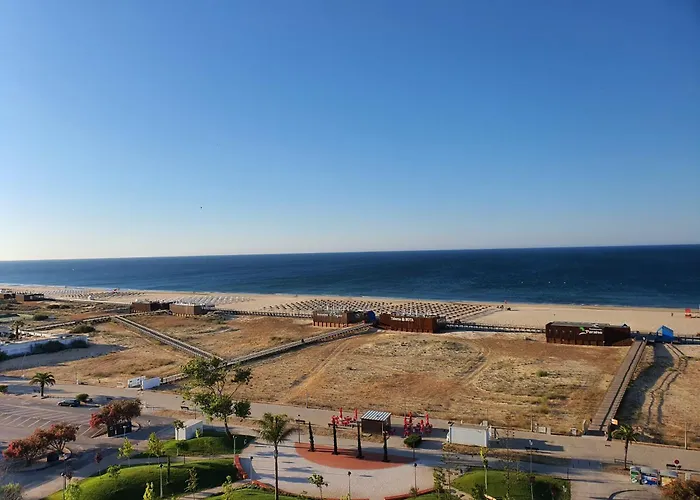 Monte Treasure - Beach, Wifi, Pool, Parking *