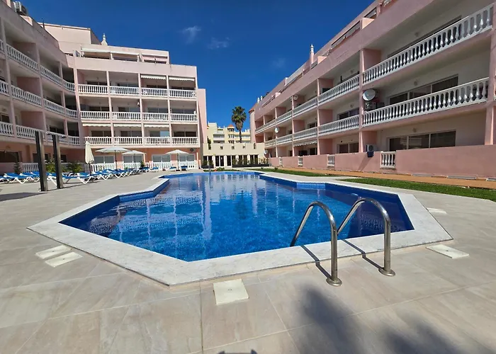 Monte Treasure - Beach, Wifi, Pool, Parking *