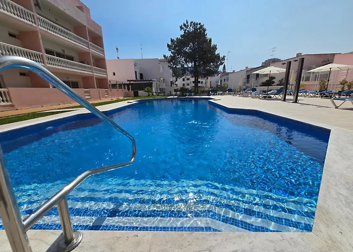 Monte Treasure - Beach, Wifi, Pool, Parking